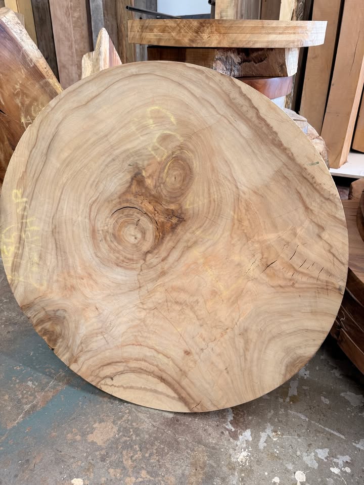33" Camphor Round